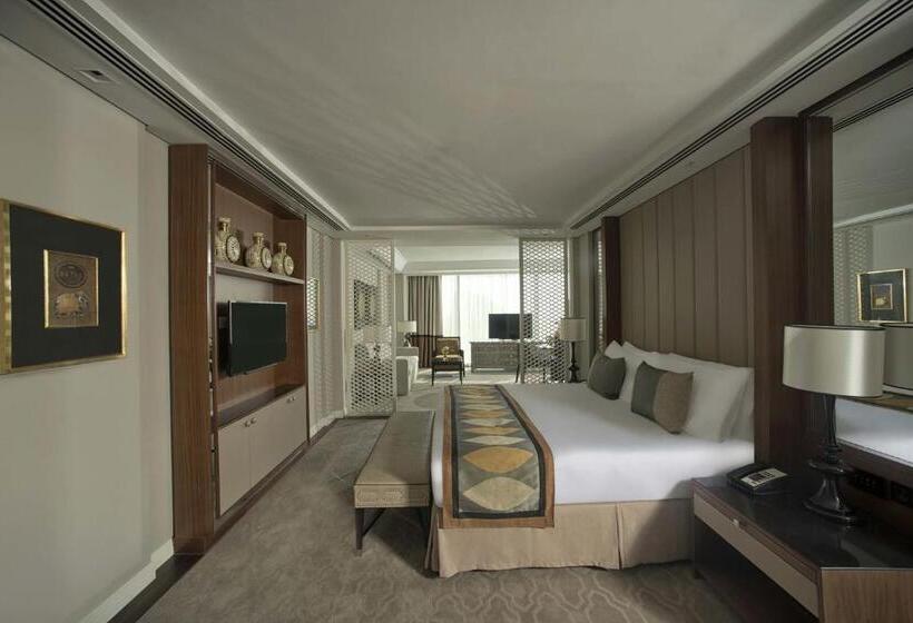 Полулюкс Повышенной Комфортности, Taj Dubai