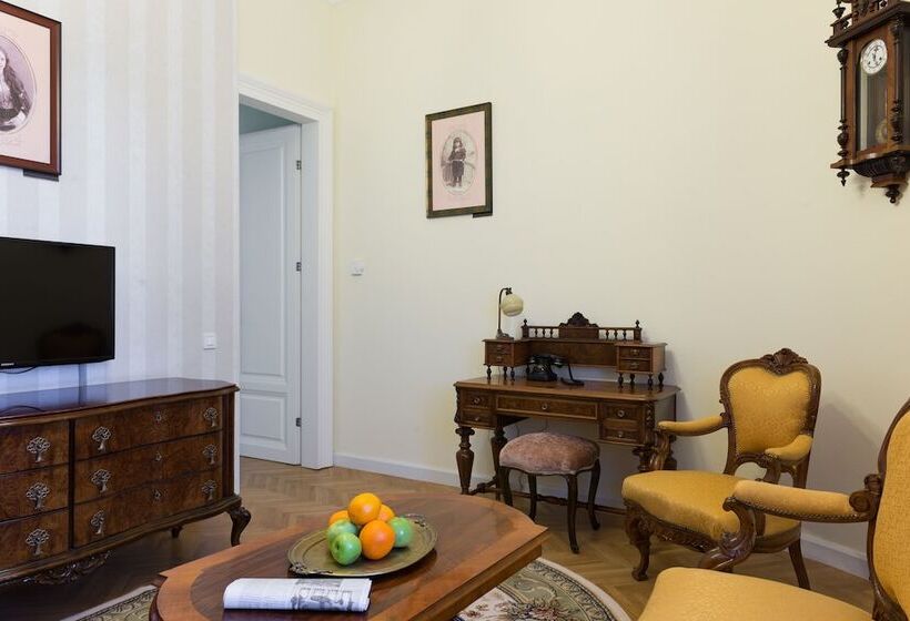 سوئیت کلاسیک, Villa Csonka By Privo