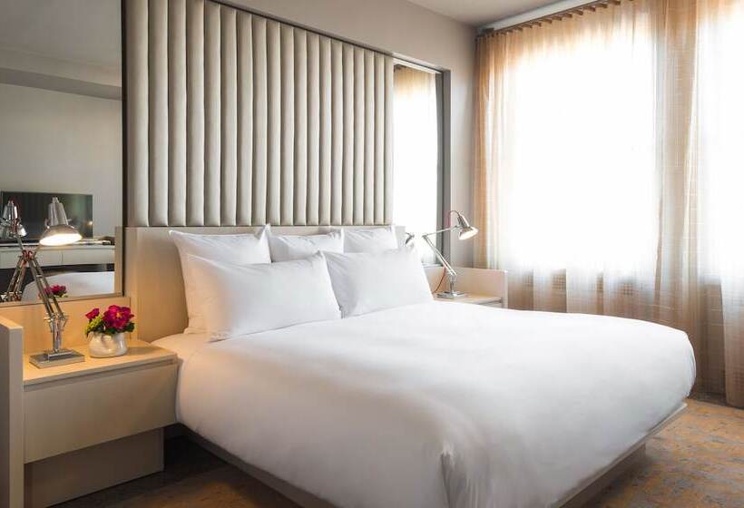 Номер Deluxe, 21c Museum Hotel Durham