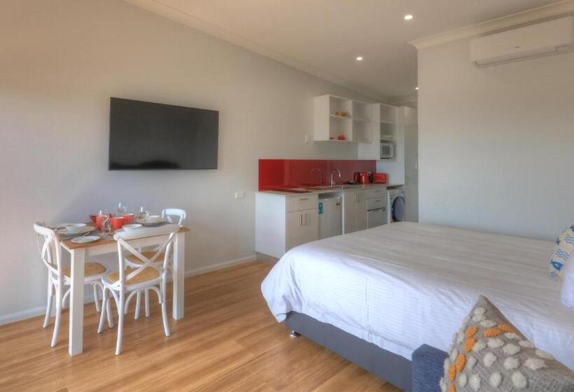 Апартаменты Deluxe 1 Спальня, Atherton Motel