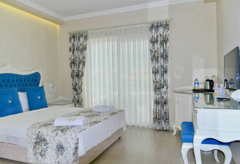 스탠다드 룸 더블 침대, Göcek Naz