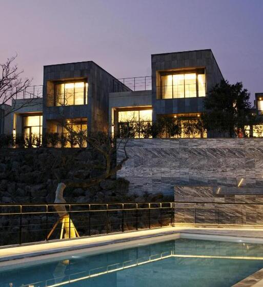 Апартаменты 3 Спальни, Lotte Resort Jeju Artvillas