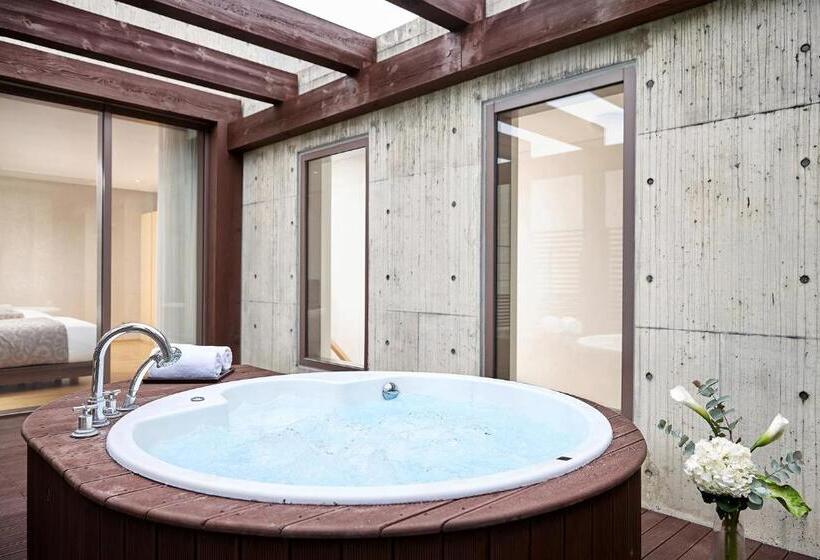Апартаменты 3 Спальни, Lotte Resort Jeju Artvillas