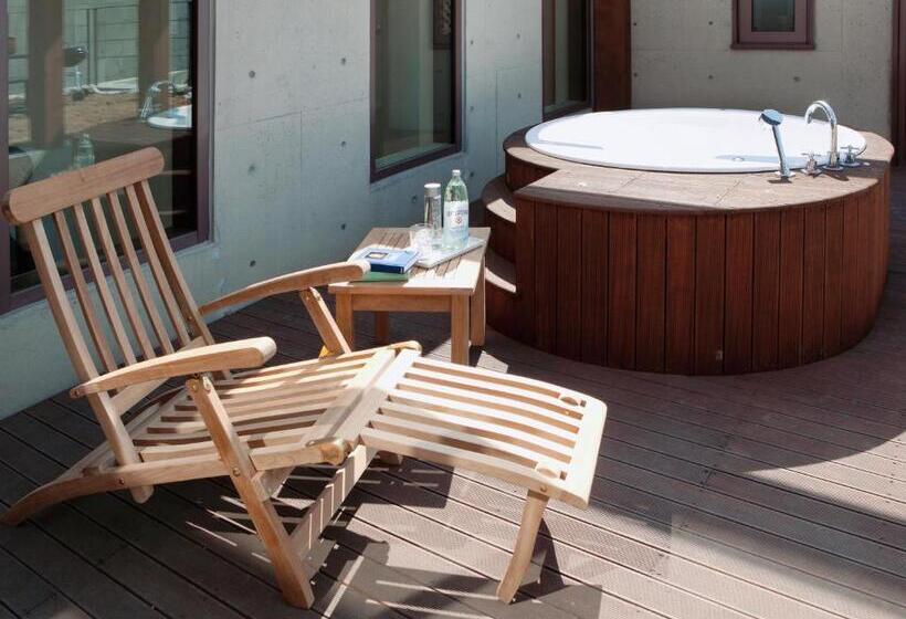 Апартаменты 3 Спальни, Lotte Resort Jeju Artvillas