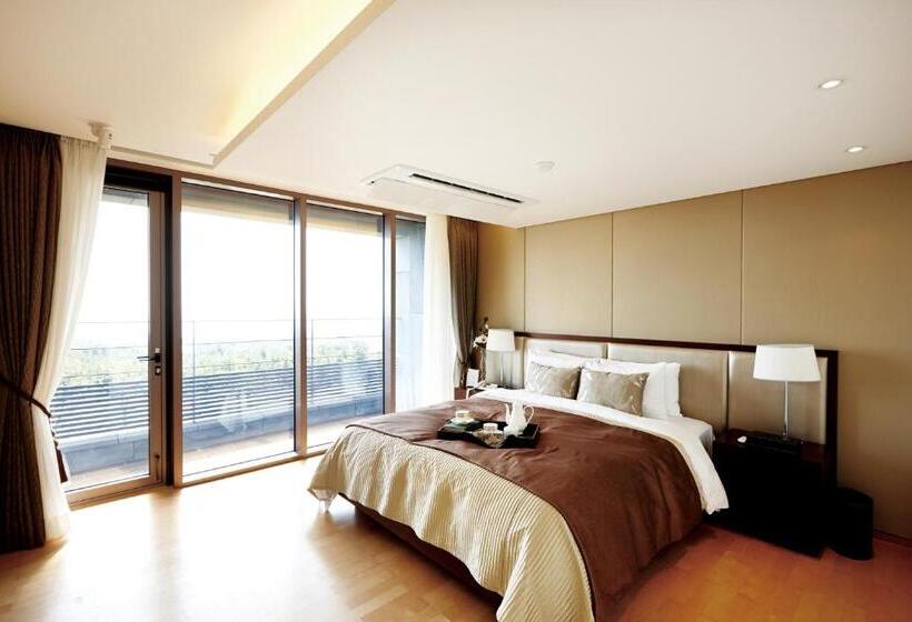 Апартаменты 3 Спальни, Lotte Resort Jeju Artvillas