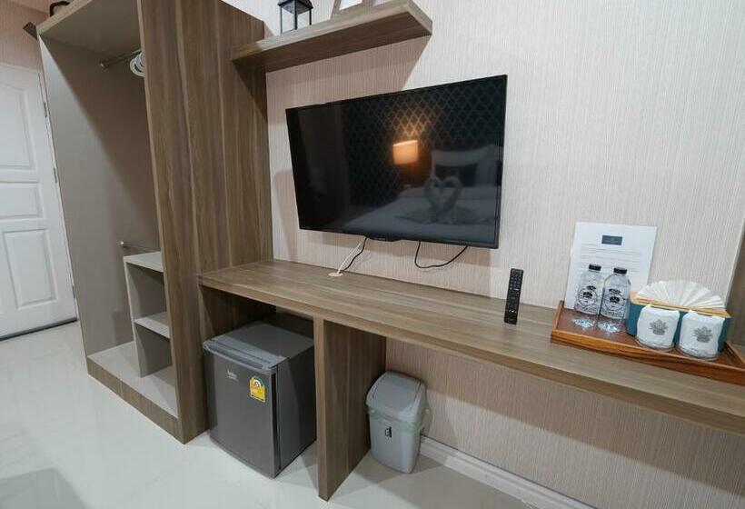 Студия Стандарт, Roomquest Rojana Industrial Estate Area