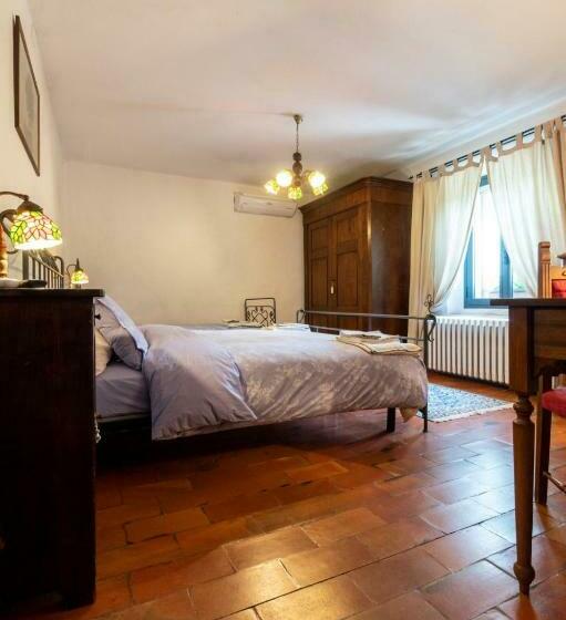 اتاق استاندارد سه تخته با چشم‌انداز استخر, B&b Podere Calvanella