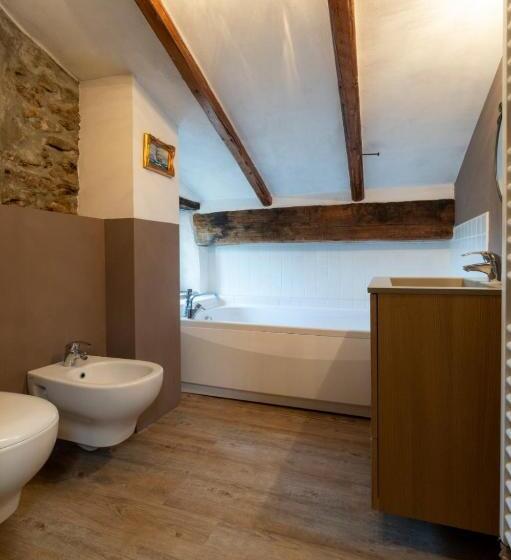 اتاق کلاسیک چهارنفره, B&b Podere Calvanella
