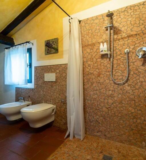 سوییت جونیور با چشم‌انداز استخر, B&b Podere Calvanella