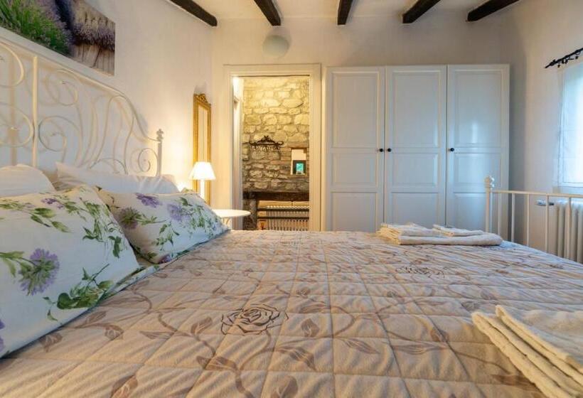 سوییت جونیور با چشم‌انداز استخر, B&b Podere Calvanella