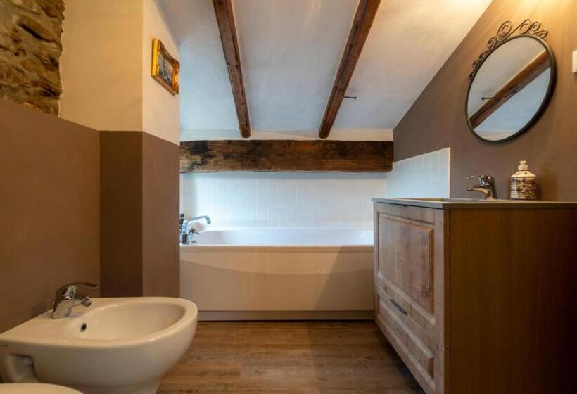 اتاق کلاسیک چهارنفره, B&b Podere Calvanella