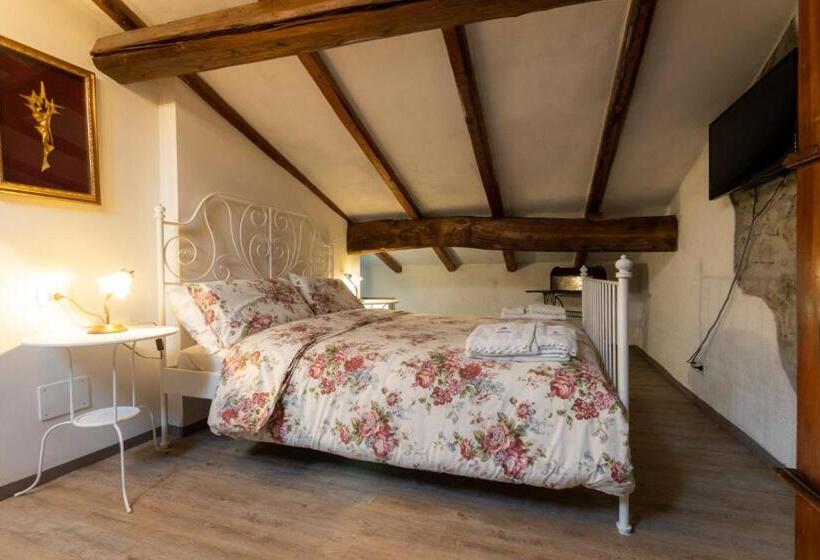 اتاق کلاسیک چهارنفره, B&b Podere Calvanella