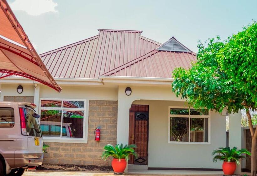 اتاق خانوادگی, Randa Cottages Moshi