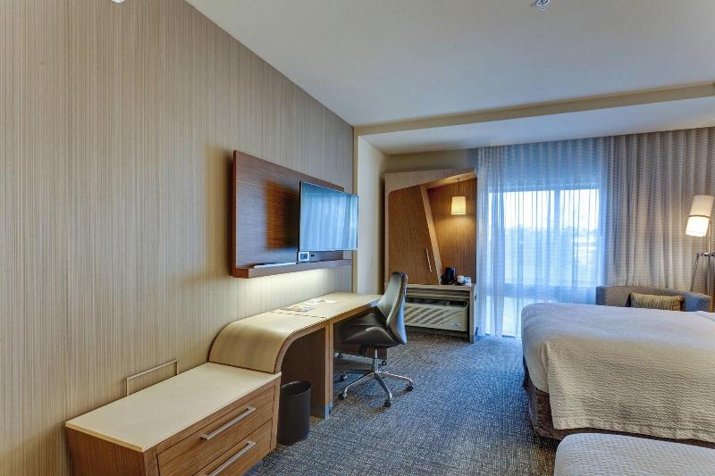 스탠다드 룸 킹사이즈 침대, Courtyard By Marriott Hammond