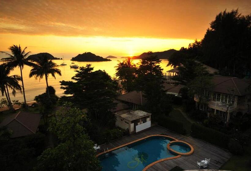 اتاق لوکس با چشم‌انداز دریا, Maka Thanee Resort