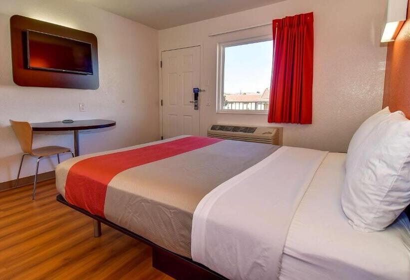 חדר סטנדרט, Motel 6 Riverside, Ca  South