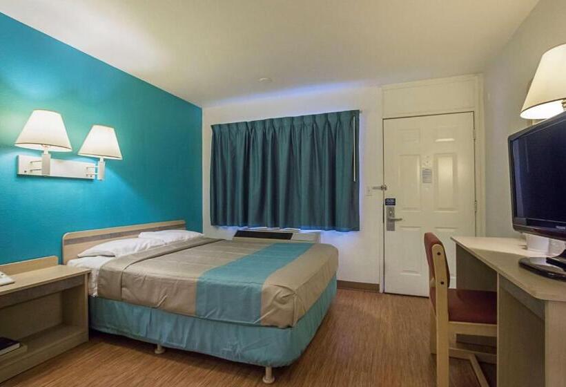 Номер Стандарт Адаптированный для Инвалидов, Motel 6 Rochester, Mn