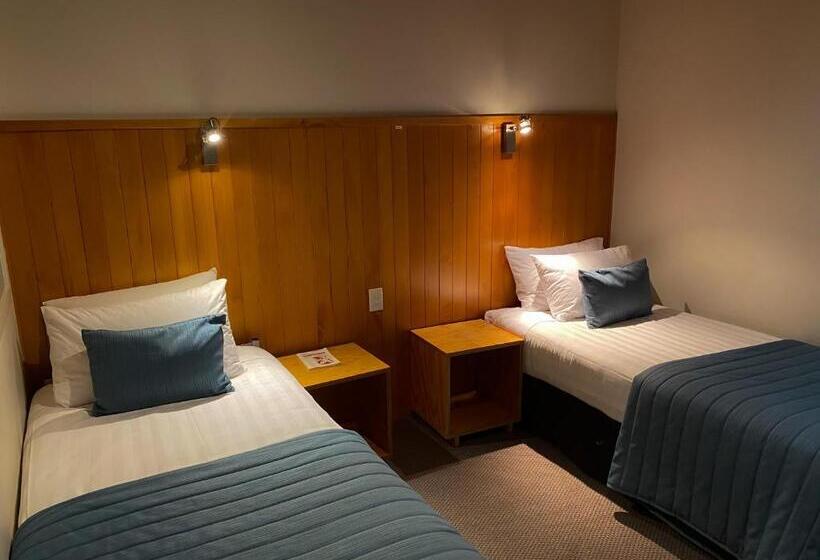 Семейное Студио, Waitomo Lodge