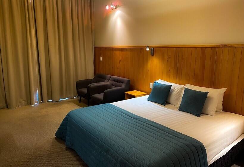 Студия Стандарт, Waitomo Lodge