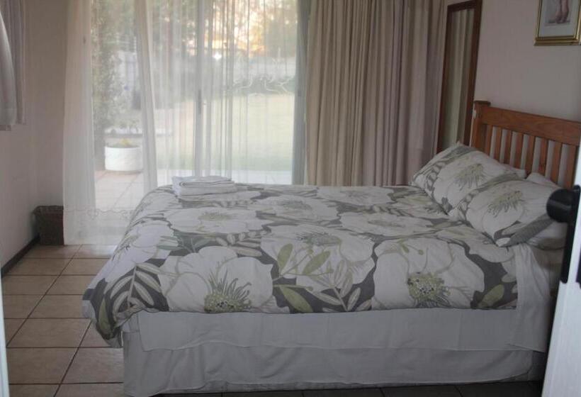 اتاق استاندارد یک نفره, Doves Nest Guest House