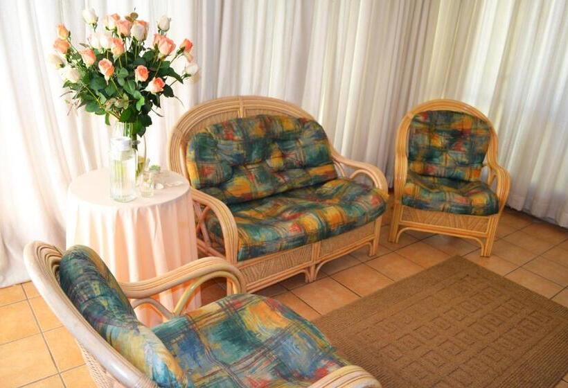 اتاق خانوادگی, Doves Nest Guest House