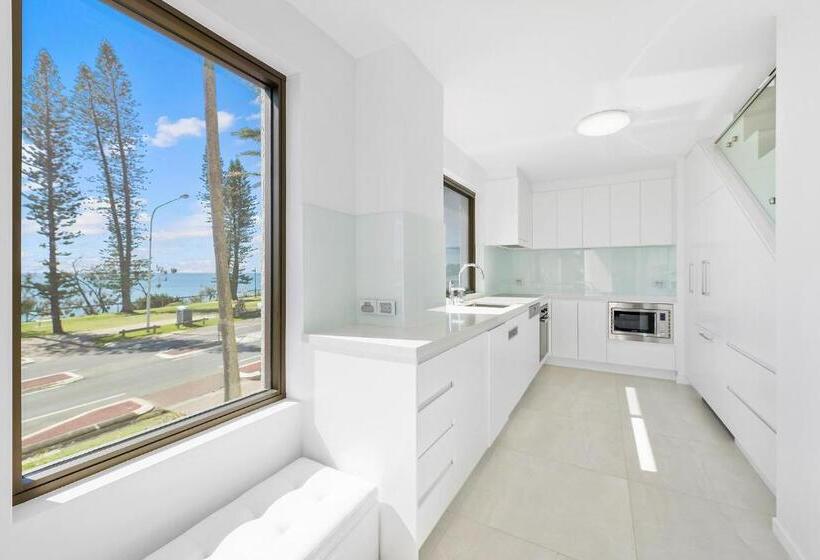 침실 4개 아파트, Alexandria Apartments
