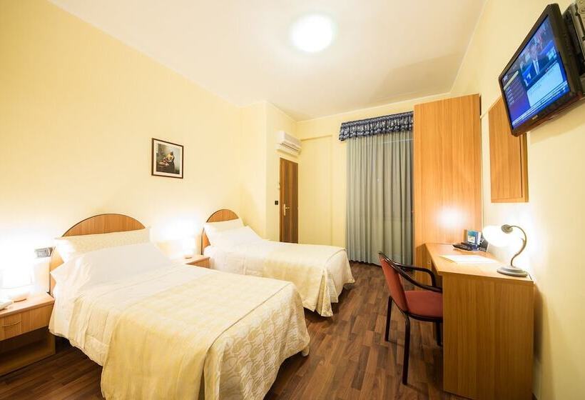 Трехместный Номер Классика, De La Ville Depandance Di Hotel Augustus
