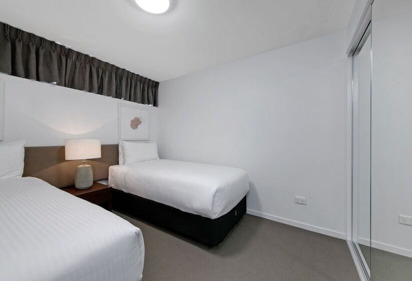 Superior 2-bedroom flat with sea view, Echelon Apartments Yeppoon