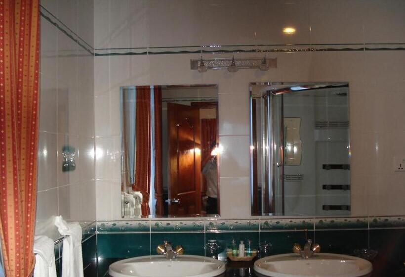 اتاق لوکس, Don Bosco Hotel School
