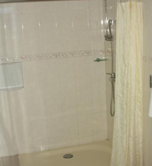 اتاق استاندارد با تخت بزرگ, Don Bosco Hotel School