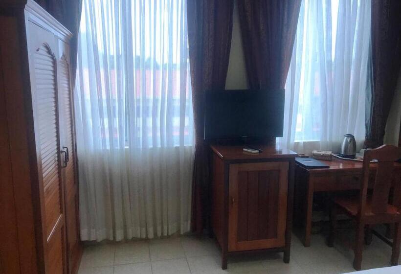 اتاق استاندارد با تخت بزرگ, Don Bosco Hotel School