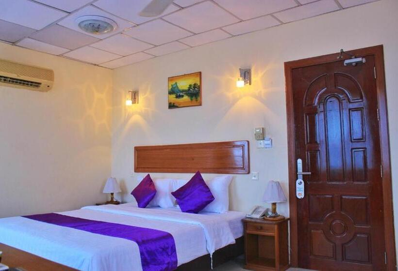 اتاق استاندارد با تخت بزرگ, Don Bosco Hotel School