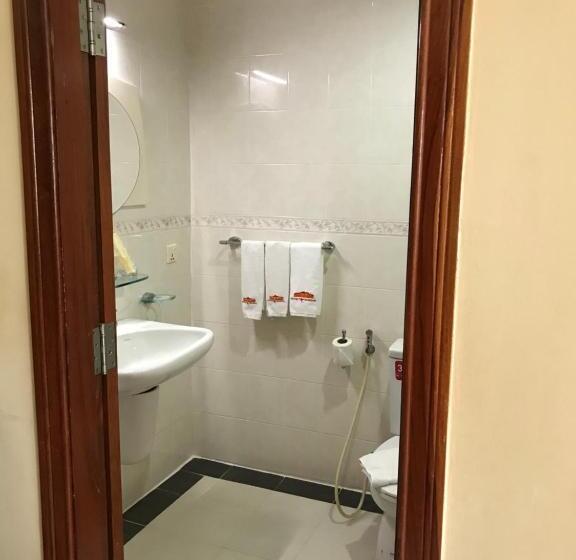 اتاق سوپریور سه تخته, Don Bosco Hotel School
