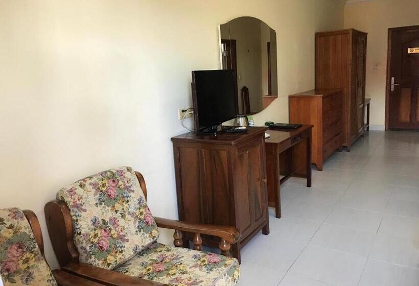 اتاق سوپریور سه تخته, Don Bosco Hotel School