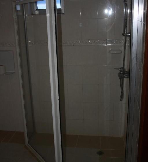 اتاق استاندارد با تخت بزرگ, Don Bosco Hotel School