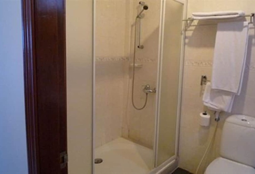 اتاق استاندارد با تخت بزرگ, Don Bosco Hotel School