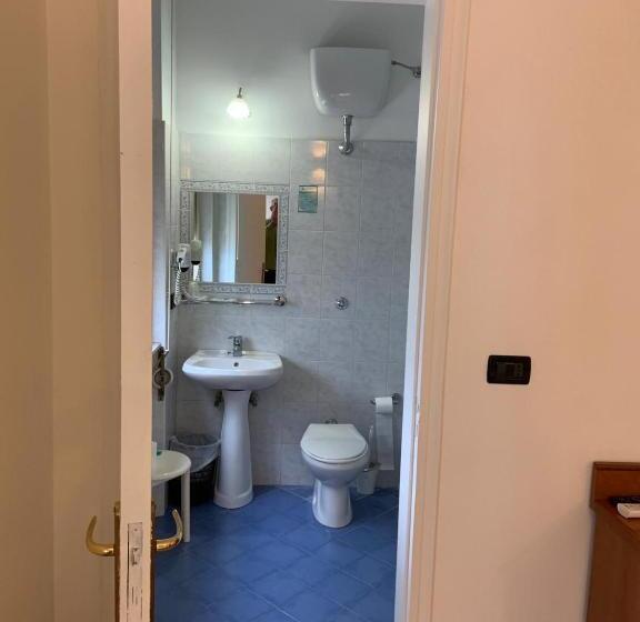 Quarto Estandar, Lungomare
