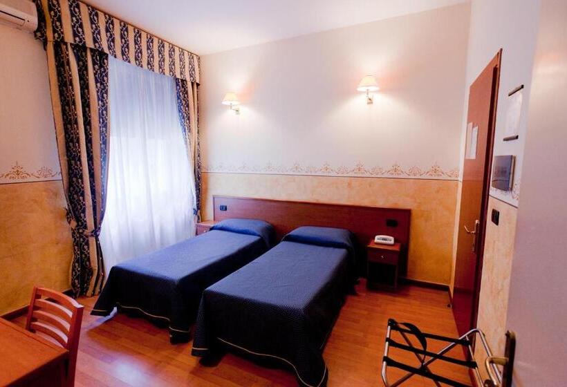 Quarto Estandar, Lungomare