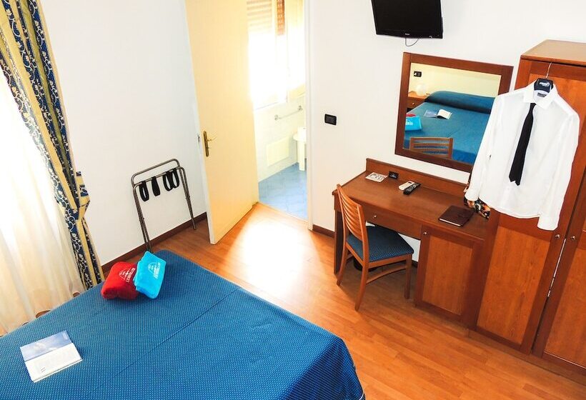 Quarto Estandar, Lungomare