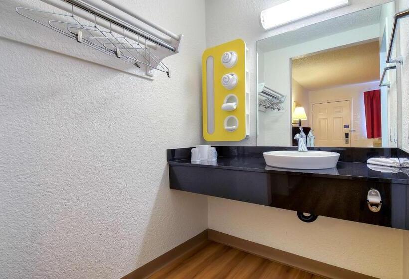 Четырехместный Номер Стандарт, Motel 6 Rowland Heights, Ca   Los Angeles   Pomona