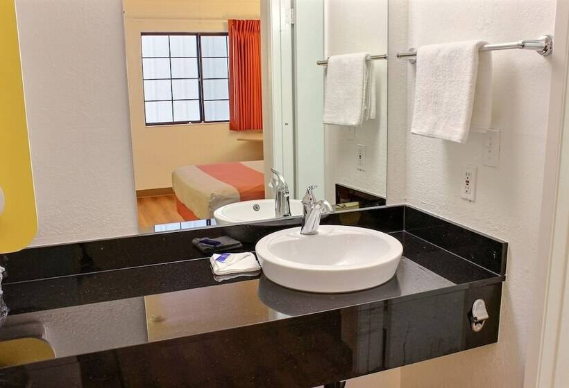 Номер Deluxe, Motel 6coalinga, Ca  East