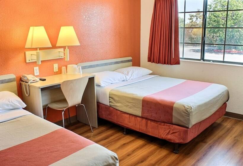 Номер Deluxe, Motel 6coalinga, Ca  East