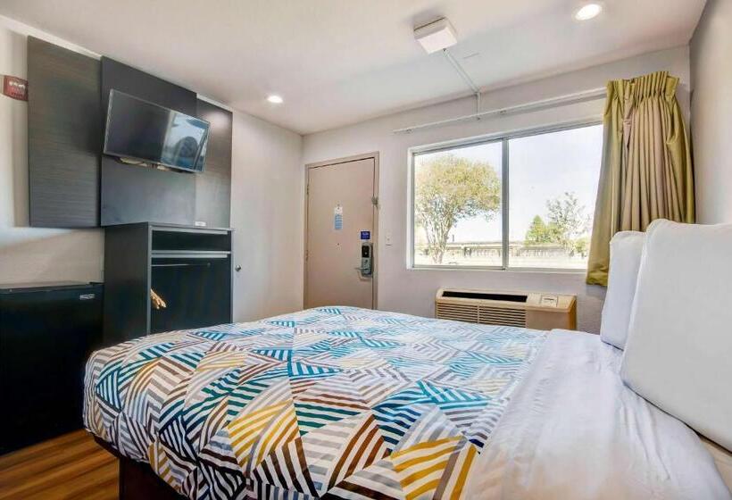 장애인을 위한 스탠다드 룸, Motel 6port Allen, La  Baton Rouge