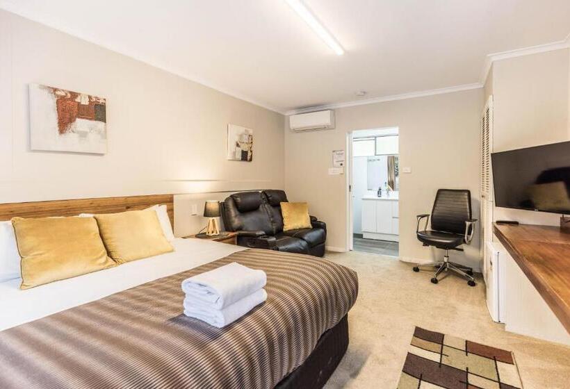 Номер Deluxe Кровать Кинг, Black Forest Motel