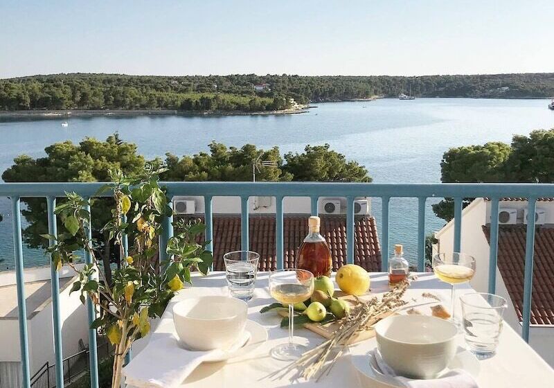 آپارتمان 1 خوابه با چشم‌انداز استخر, Illyrian Resort