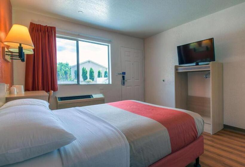 适合残疾人使用的标准间, Motel 6 Stanton, Ca