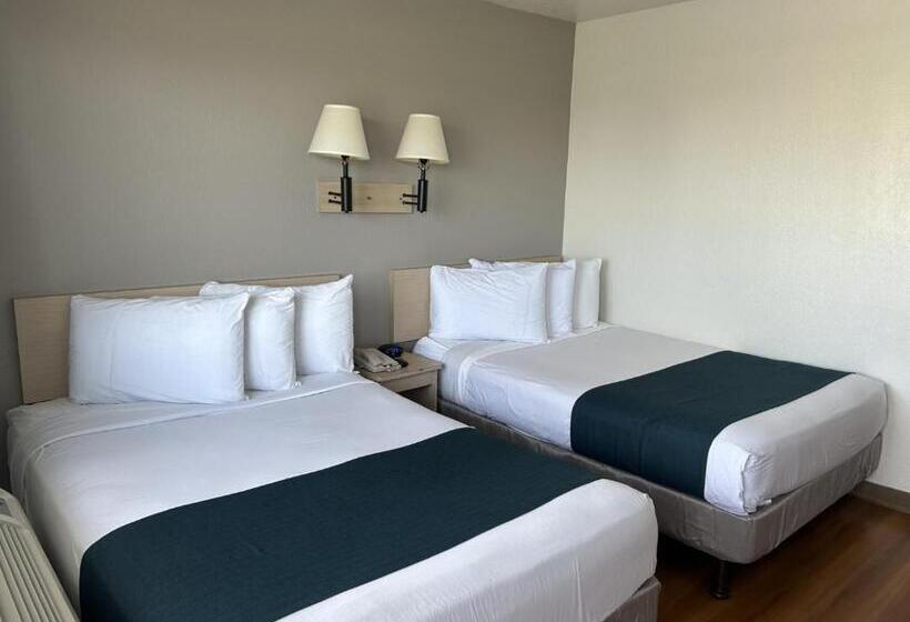 Четырехместный номер Премиум, Motel 6 Stanton, Ca