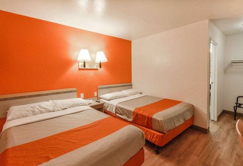 Номер Deluxe, Motel 6 Huntsville, Tx