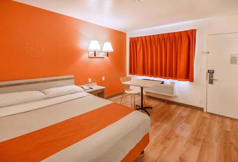 Номер Deluxe, Motel 6 Huntsville, Tx