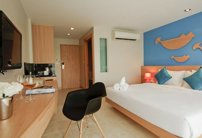 带阳台的高级房间, Ratana Apart Hotel At Kamala